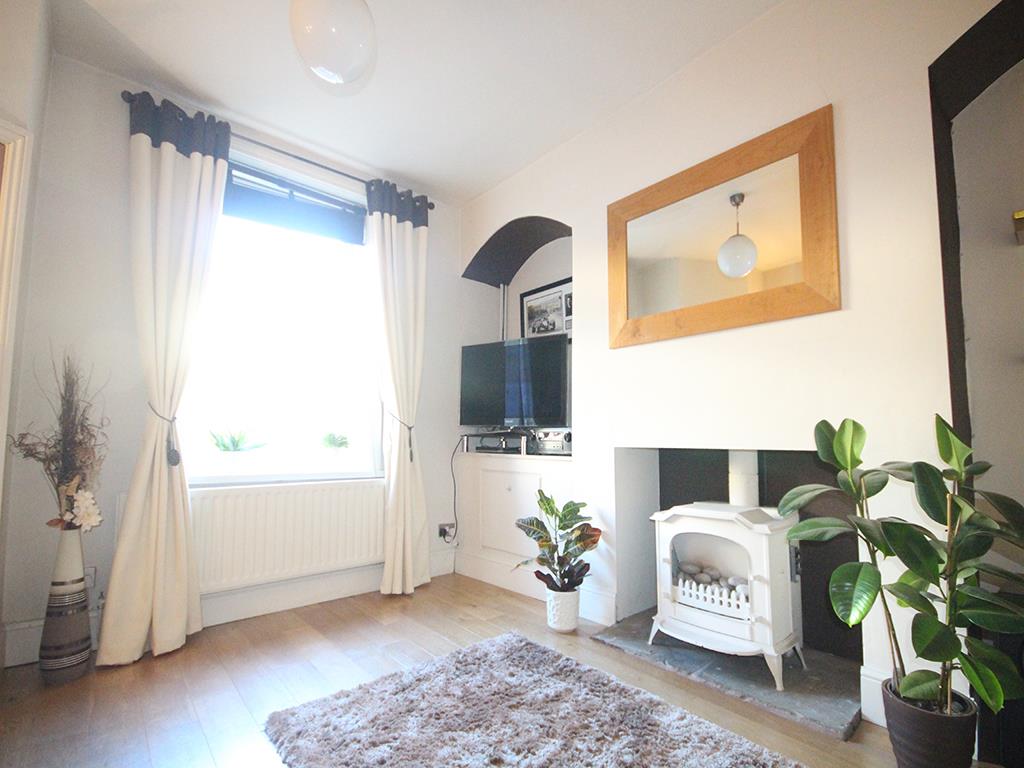 2 bedroom mid terrace house For Sale in Burnley - IMG_1119.jpg